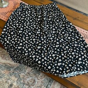 Nine West ladies floral skirt